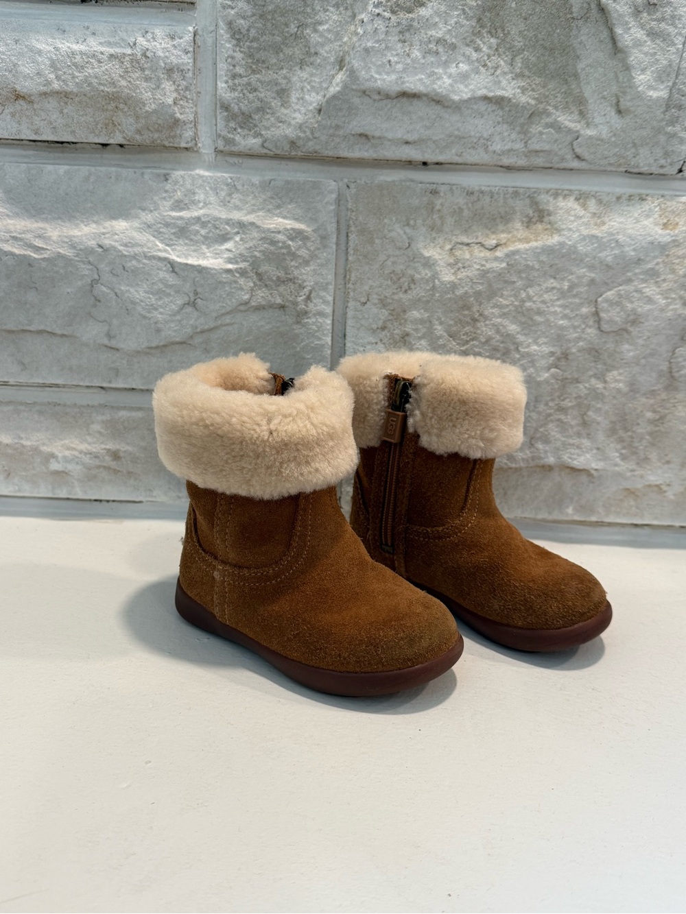 Uggs 6c